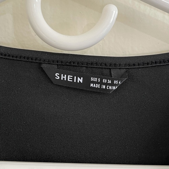 SHEIN Black Ruffle Shoulder Bodysuit NWOT Small - Picture 6 of 7